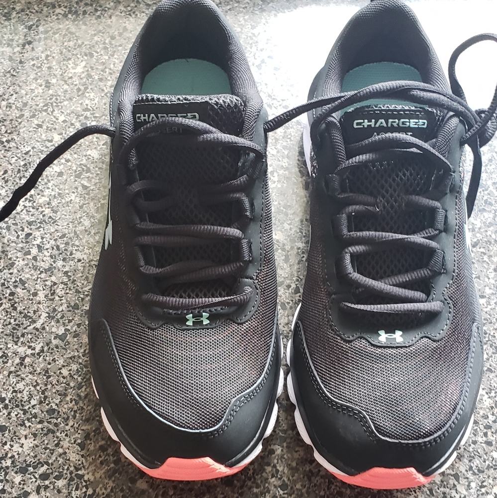 Under Armour Charged Assert 9